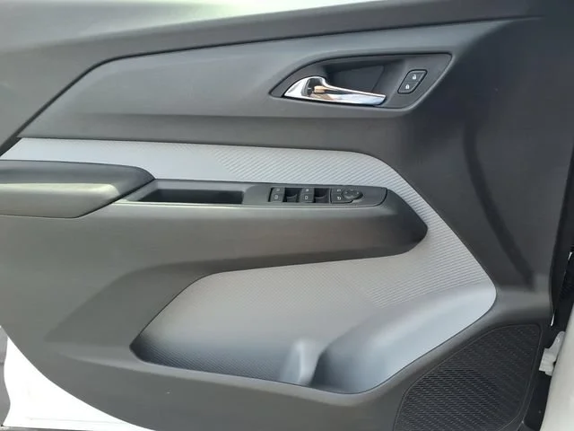 New 2027 Summit White Chevrolet LT image 12