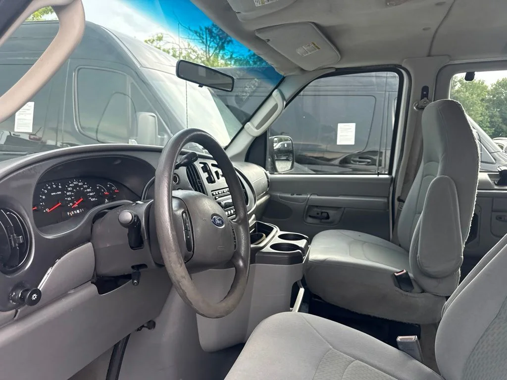 Used 2008  Ford XLT image 2