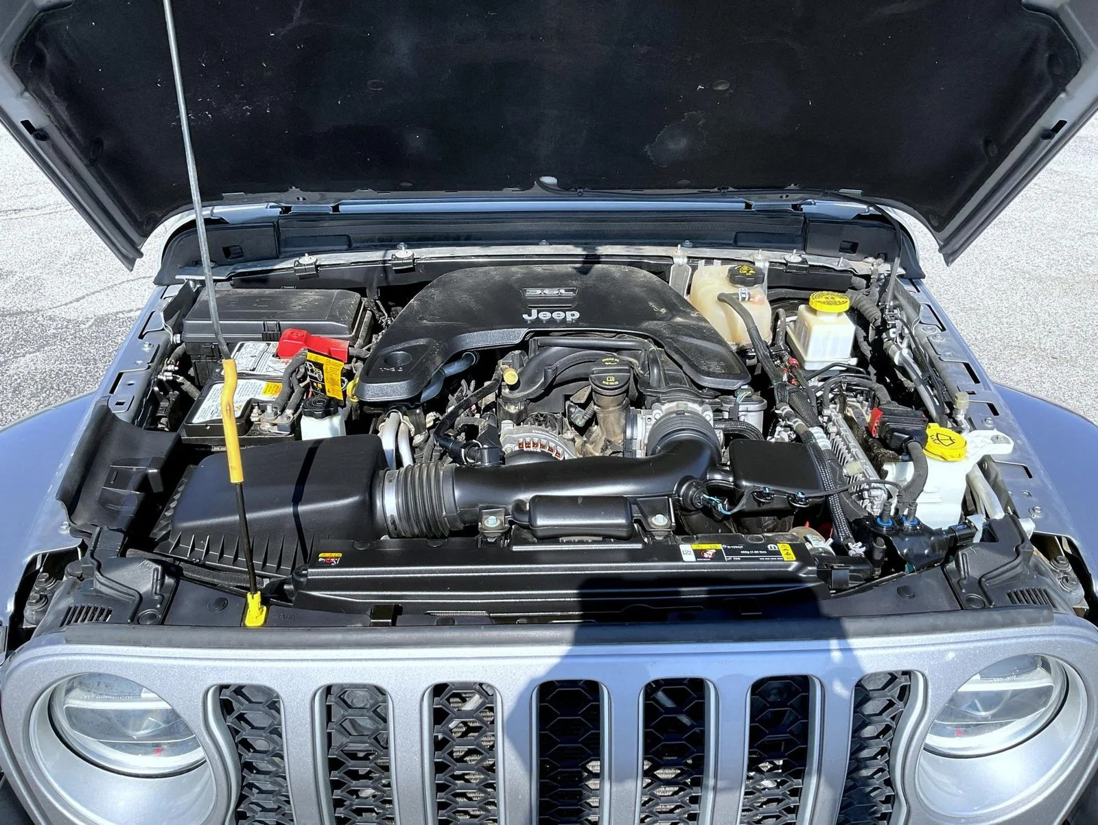 Used 2021 Silver Jeep Overland image 24