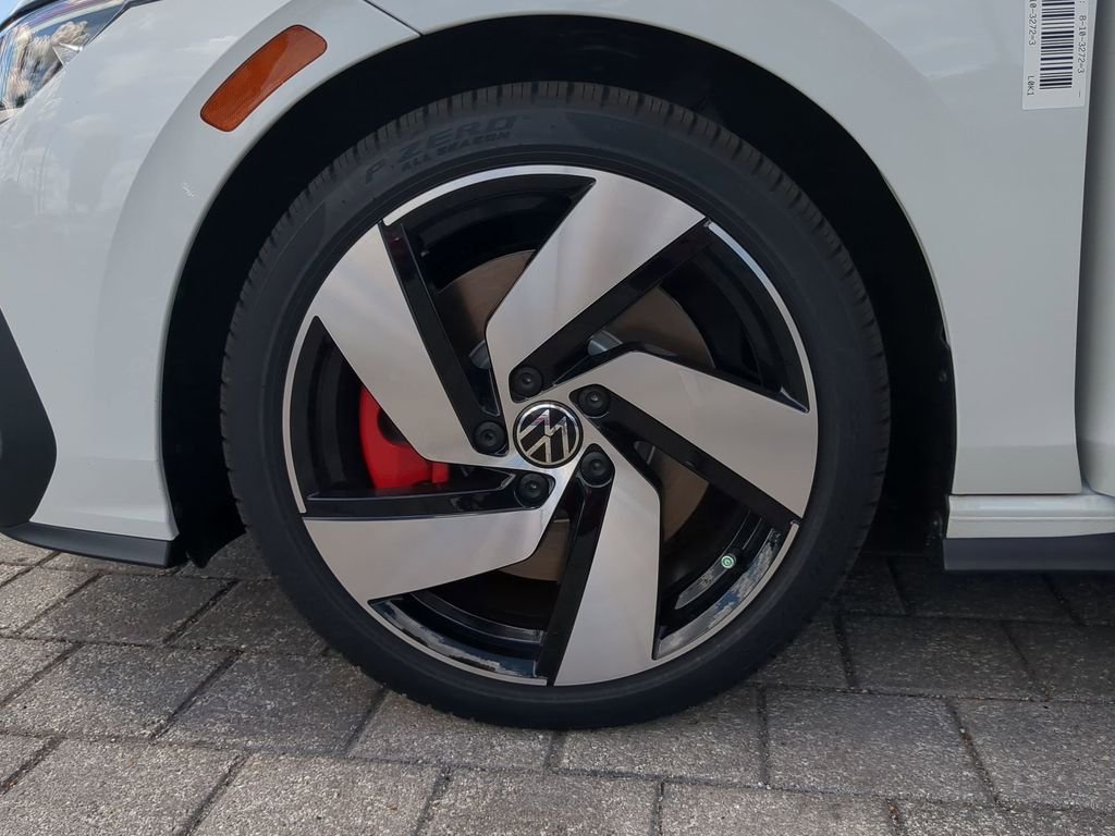 New 2026 White/off-white Volkswagen 2.0T S image 32