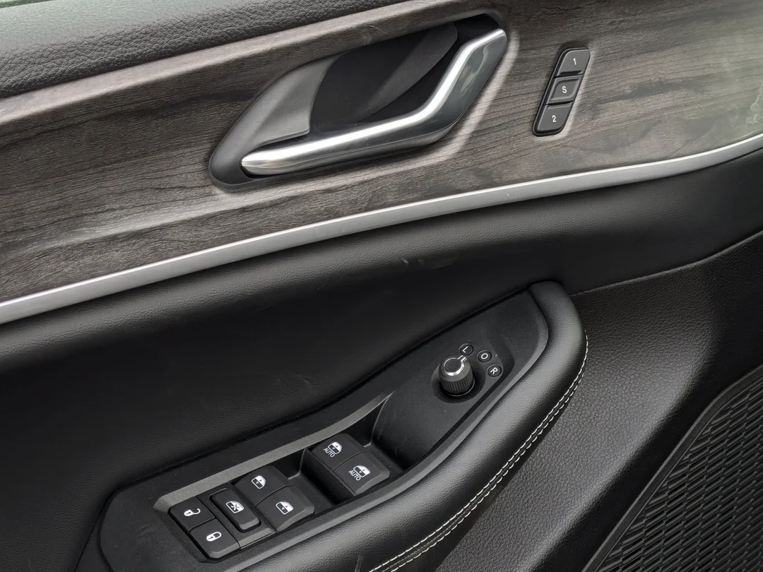 New 2025 Black Jeep Limited - - 4x4 - Luxury Tech II - Black App Pkge - Panoramic Sunroof & More! image 13