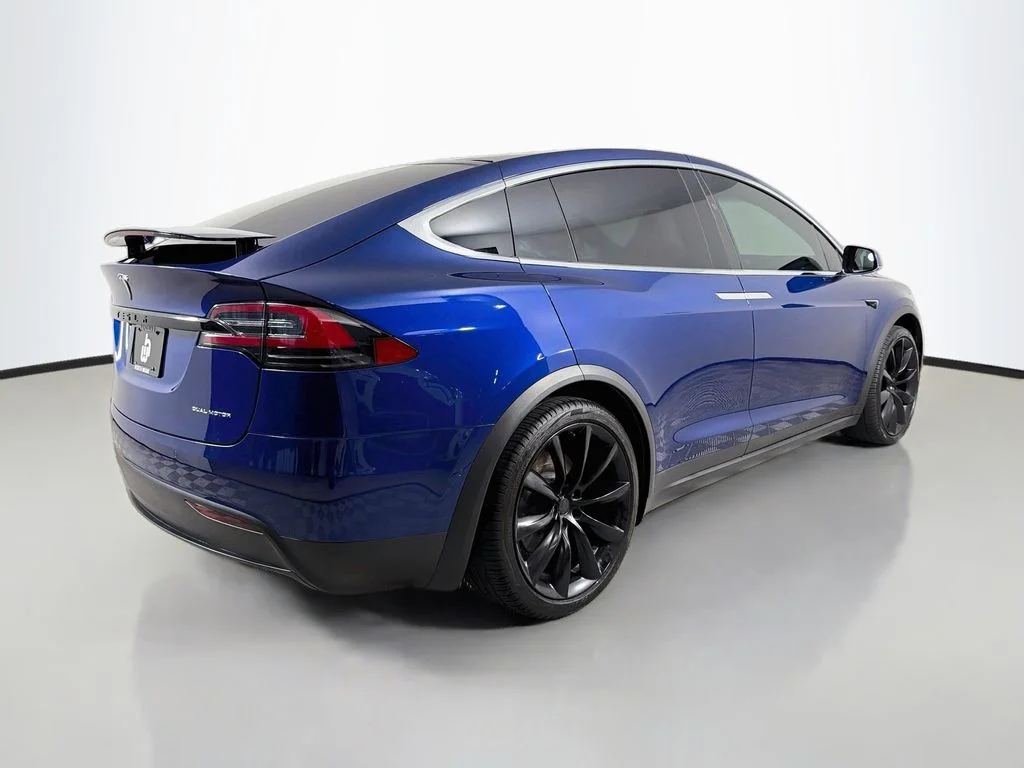 Used 2019 Blue Tesla  image 5