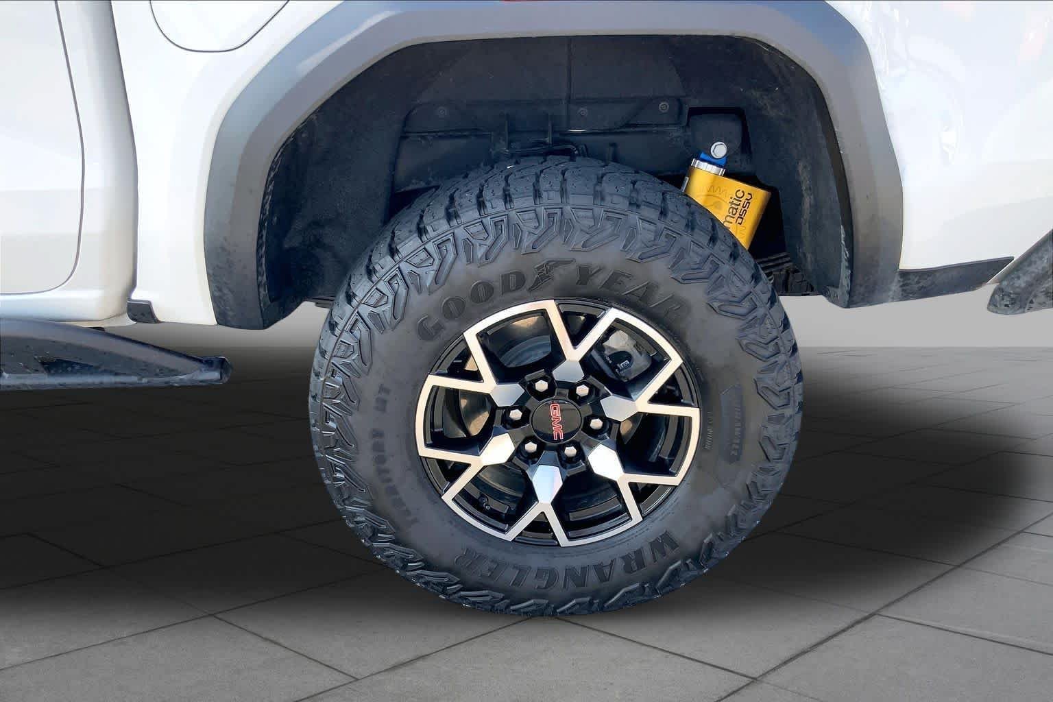 Used 2024 Summit White GMC 4WD AT4X image 10