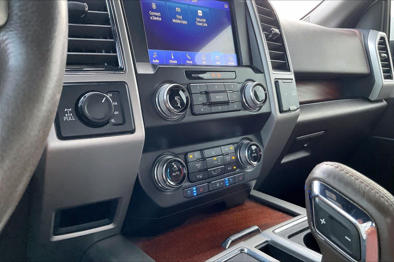 Used 2020 Oxford White/Stone Gray Ford King Ranch image 32