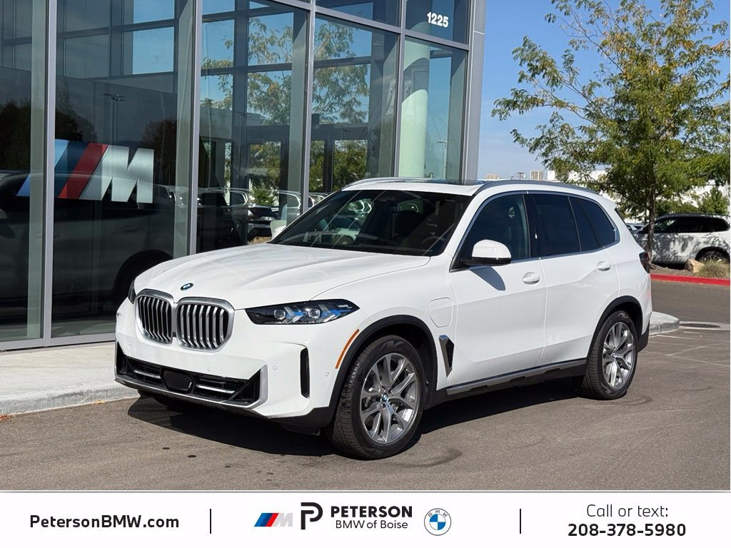 New 2026 Alpine White BMW xDrive50e image 1