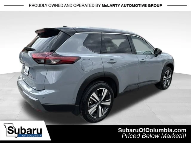 Used 2025 Gray Nissan SL image 10