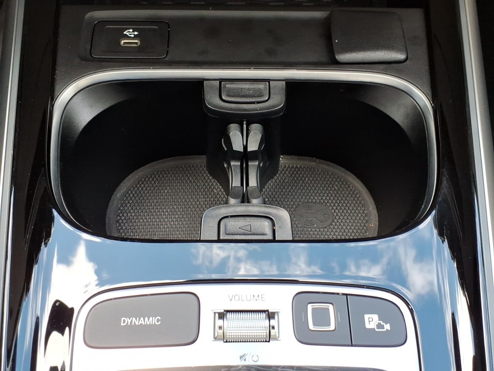 Certified Used 2025  Mercedes-Benz 350 image 21