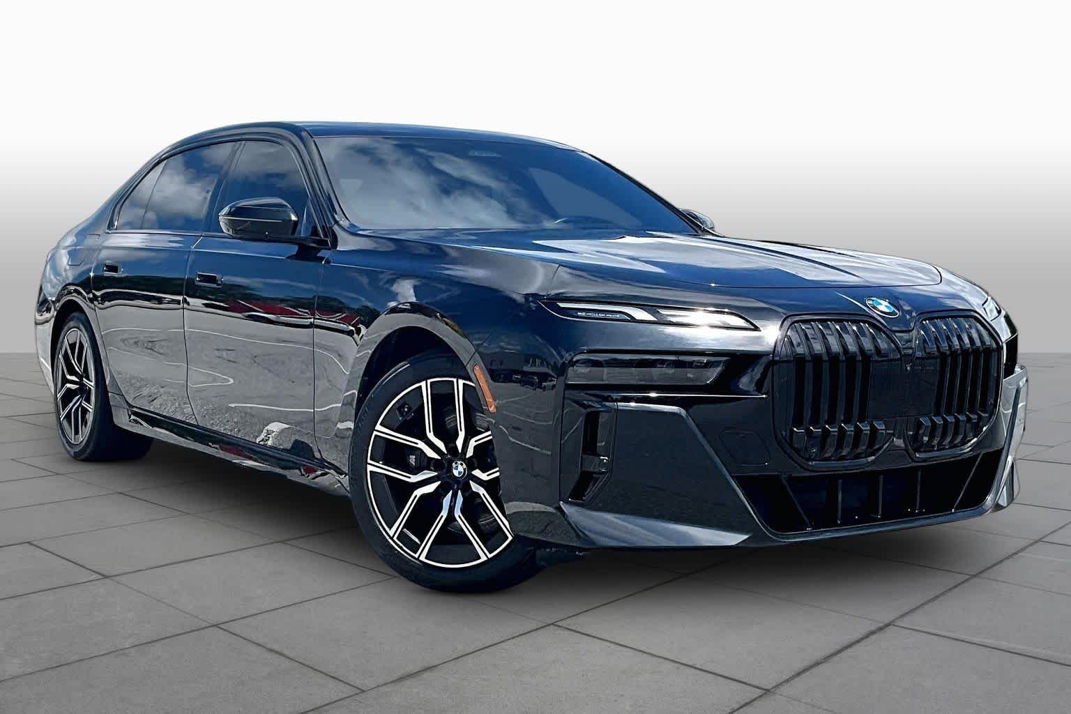 Used 2023 Black Sapphire Metallic BMW 740i image 3
