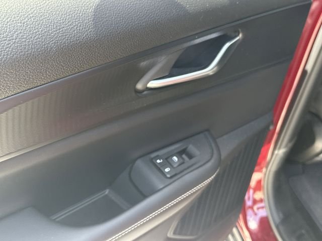 Used 2024 Red Jeep Altitude image 14