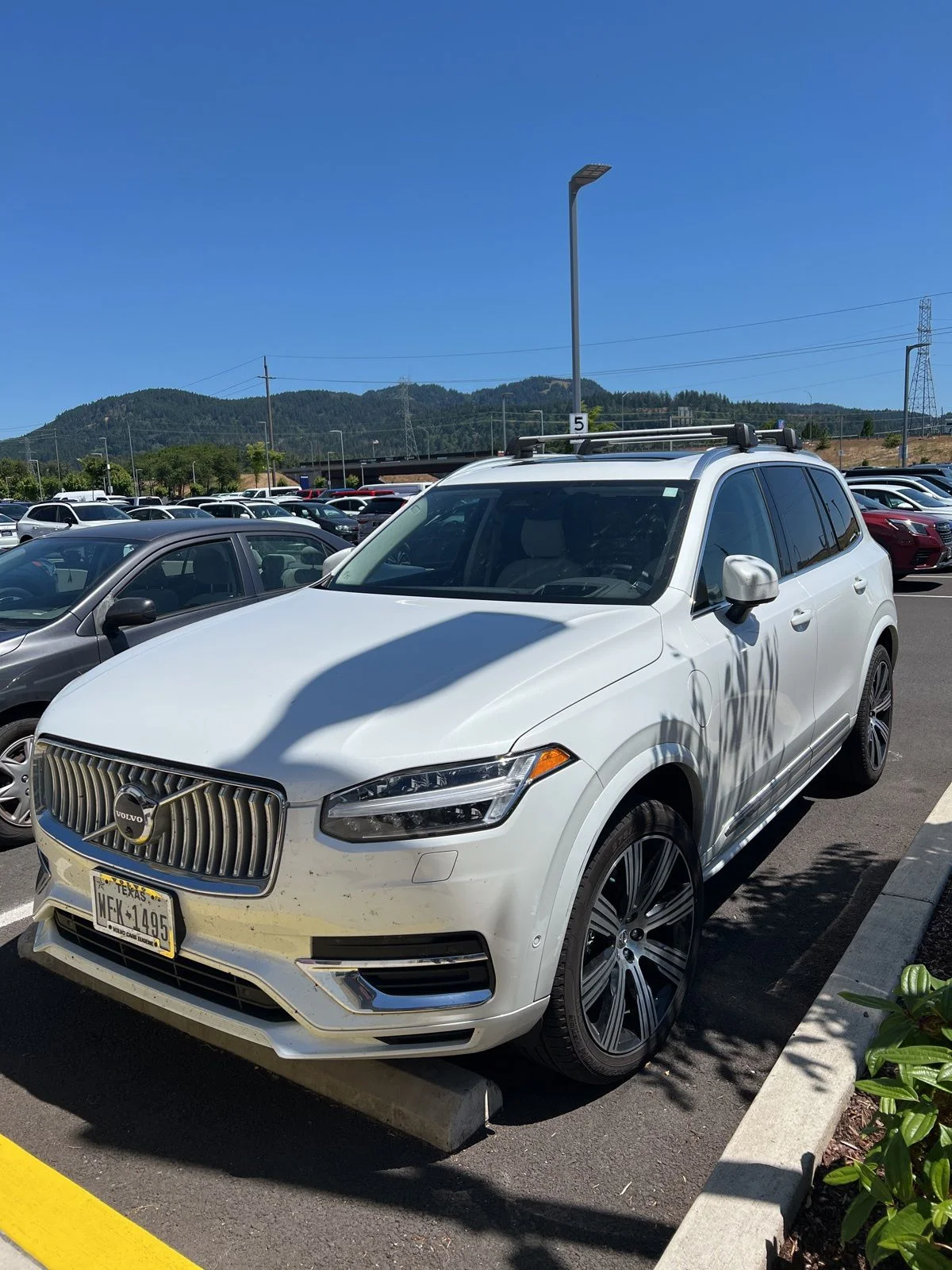 2025 Volvo XC90 T8 Recharge Ultra Bright 4WD's photo
