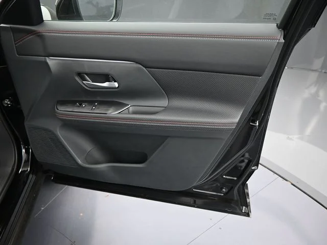 Used 2025 Black Nissan SR image 11