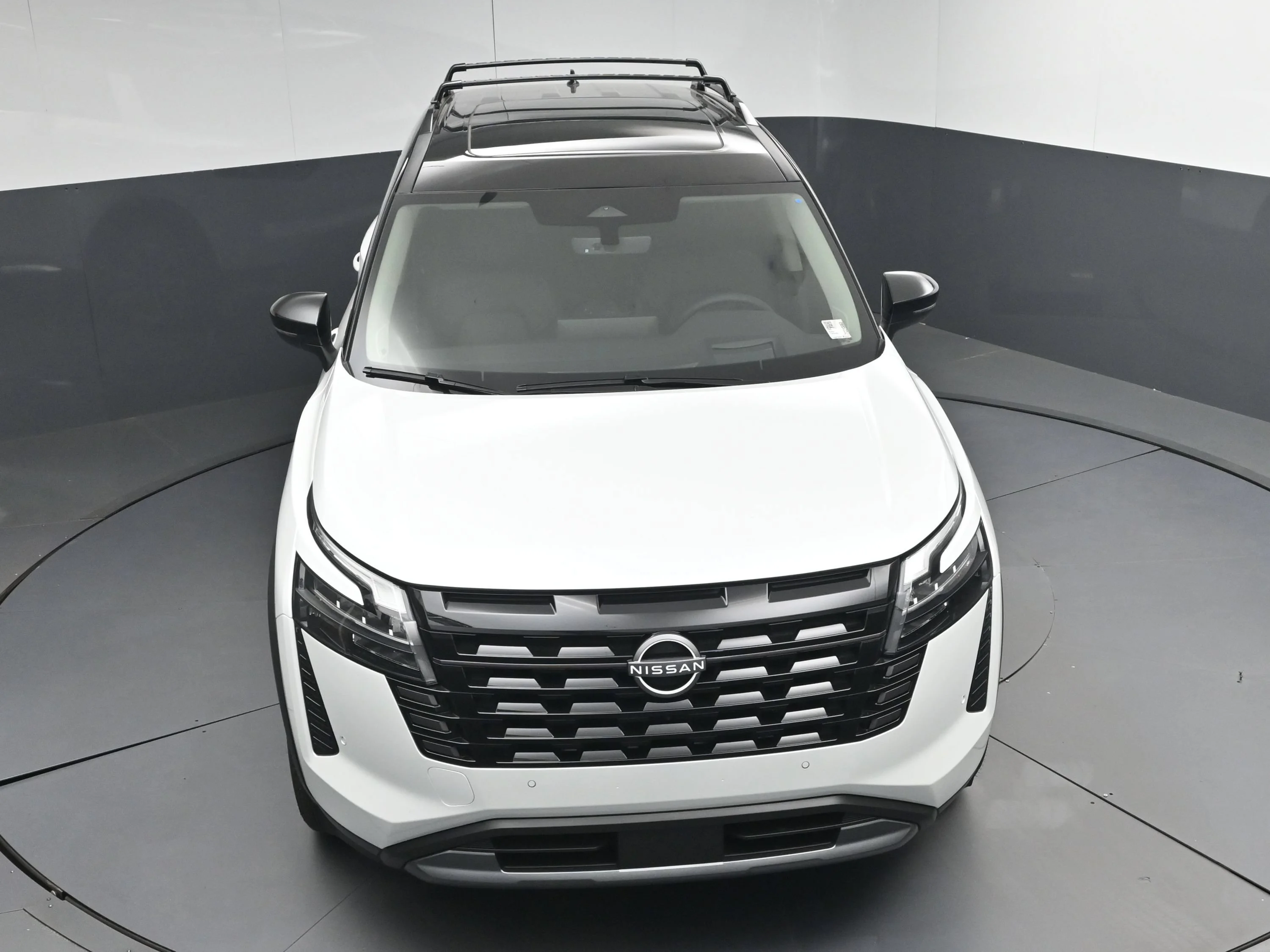 New 2026 Everest White Pearl TriCoat / Super Black Two-tone Nissan Platinum image 32