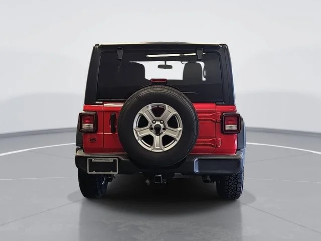 Used 2023 Red Jeep Sport S image 4