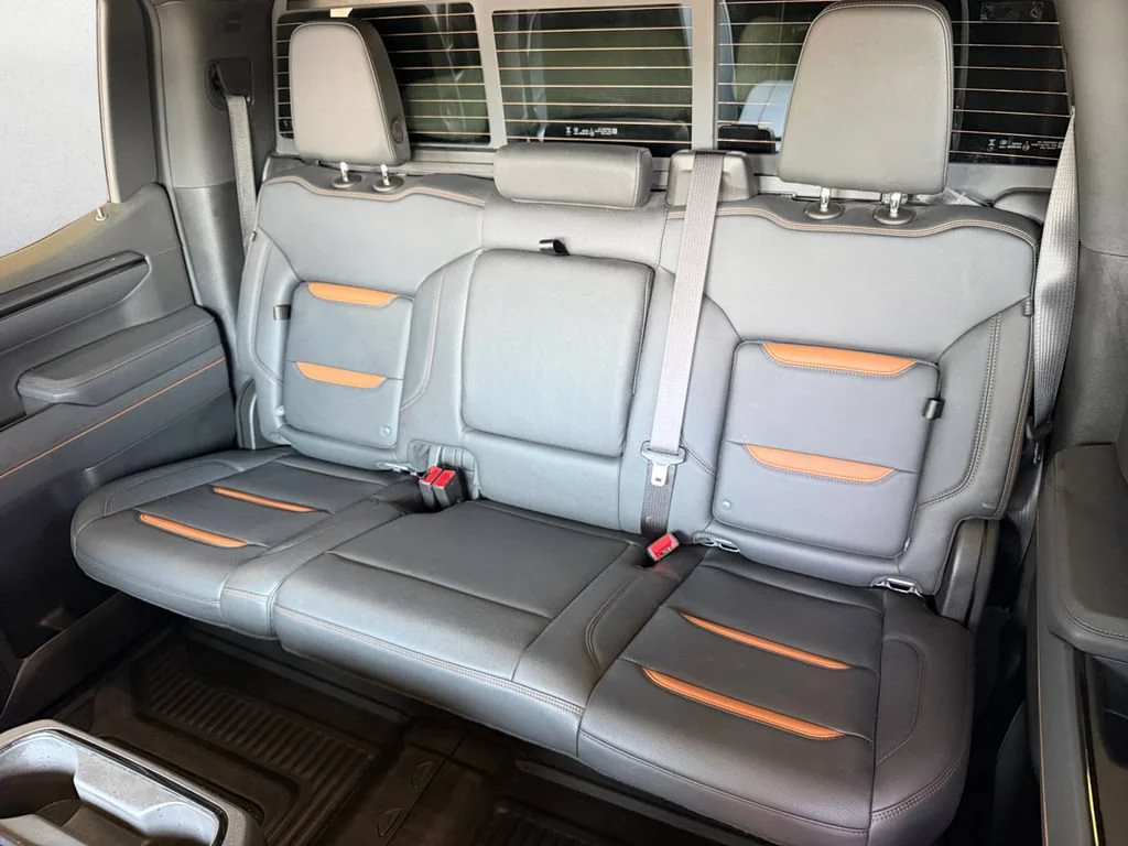 Used 2025 Sterling Metallic GMC AT4 image 9