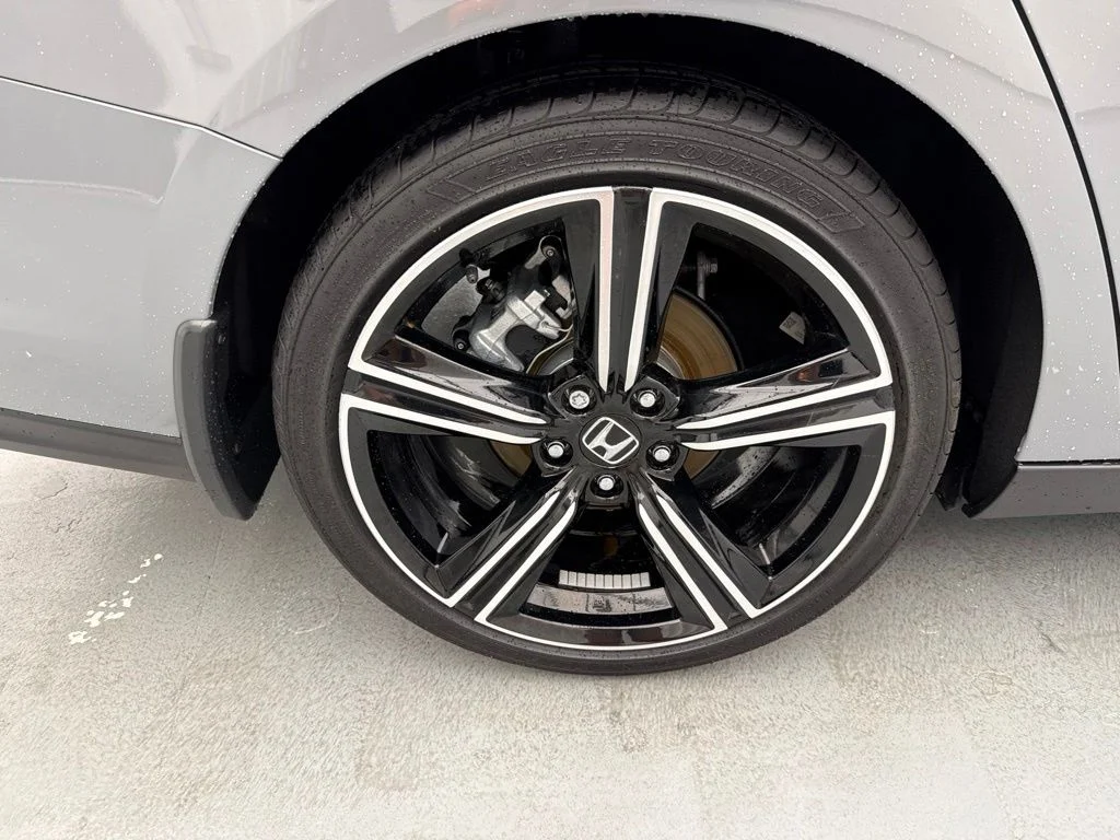 Used 2025  Honda Sport image 12