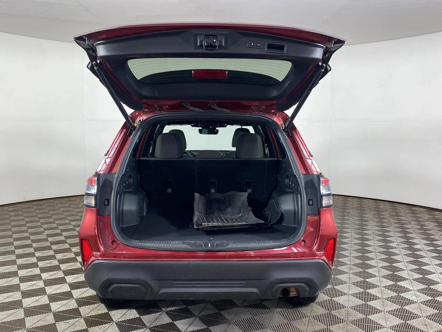 Used 2025 Crimson Red Pearl Subaru Premium image 7