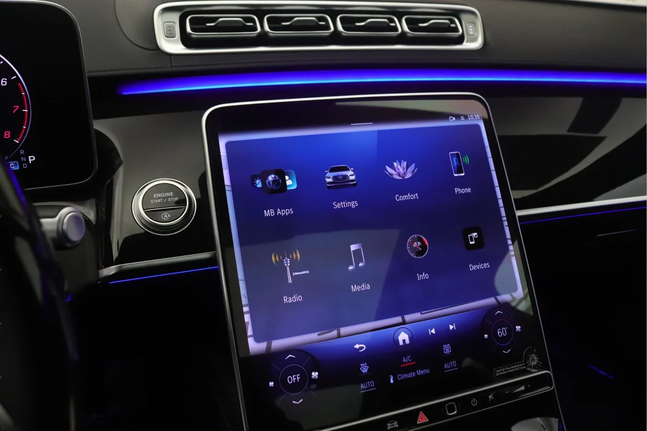 New 2026 MANUFAKTUR Moonlight White Metallic Mercedes-Benz S 580 4MATIC® image 5