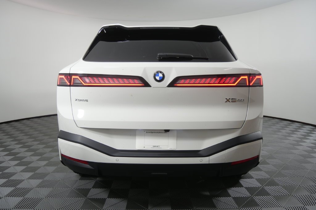 New 2027 Alpine White BMW  image 5