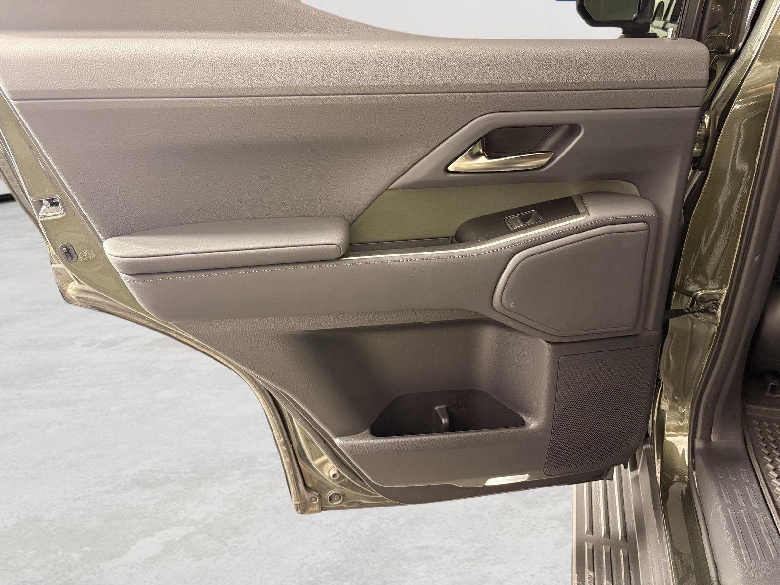Used 2025 Nori Green Pearl Lexus GX 550 Overtrail image 17