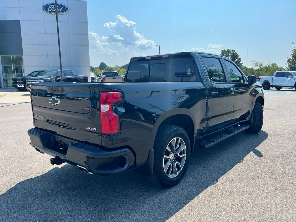 Used 2022 Black Chevrolet RST image 5
