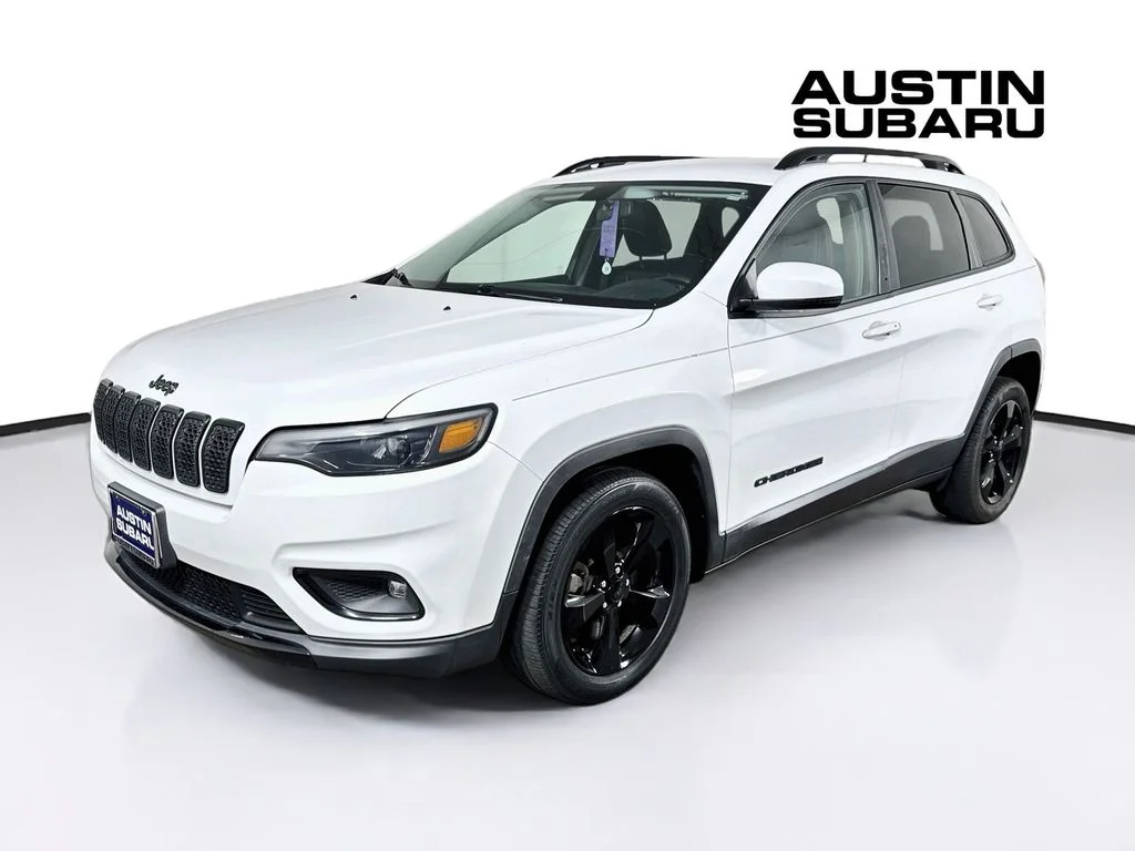 Used 2020 White Jeep Latitude Plus image 3