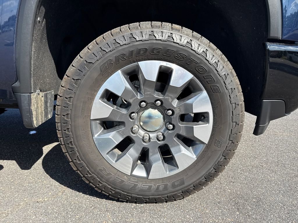Used 2021 NORTHSKY BLUE METALLIC Chevrolet Custom image 11