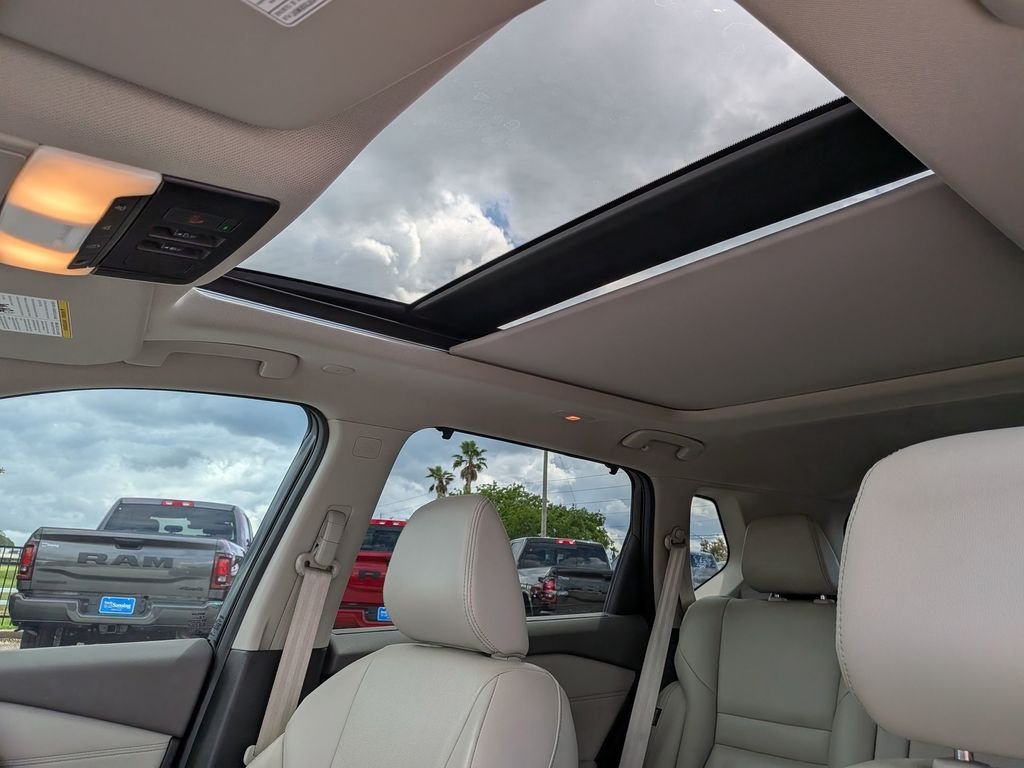 Used 2023 Black Nissan SL image 15