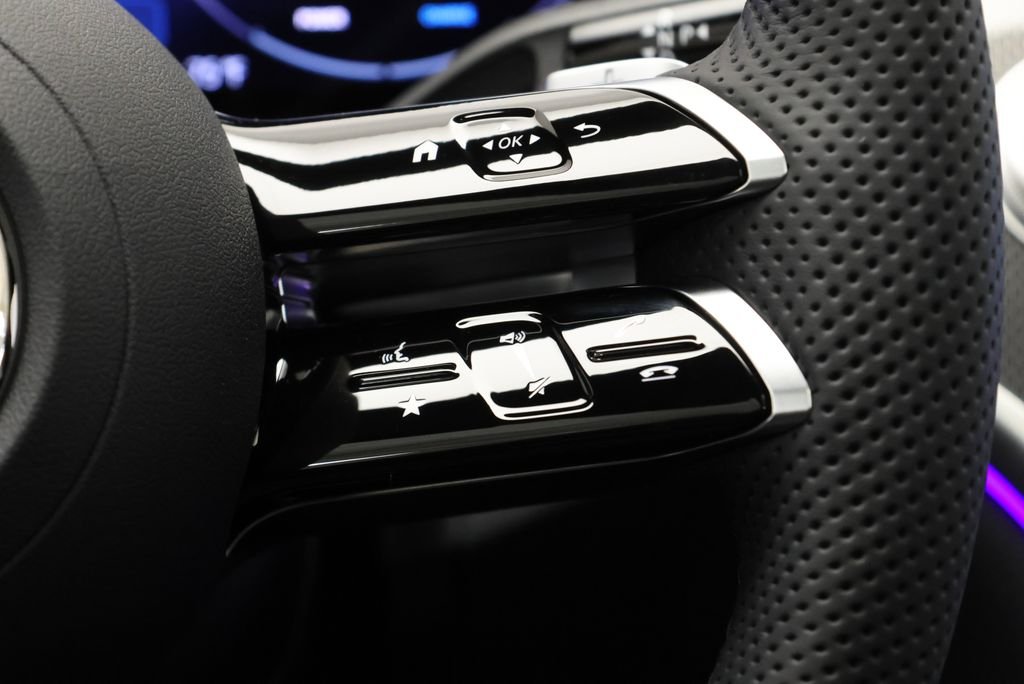 New 2026 Polar White Mercedes-Benz GLC 300 Coupe image 22