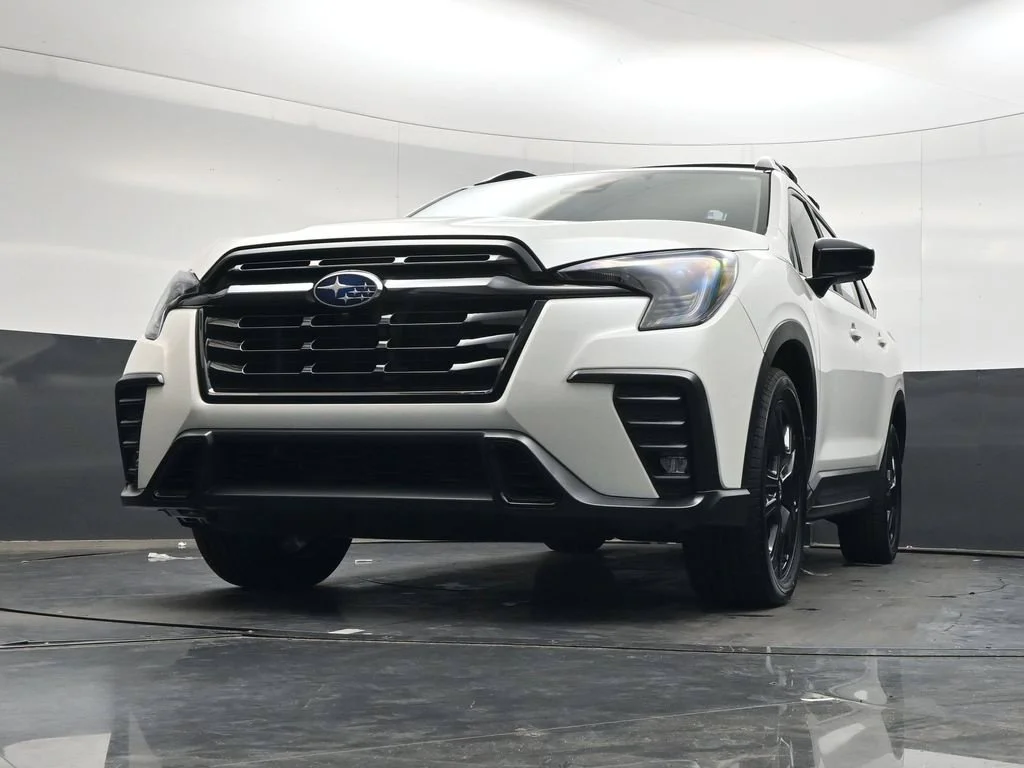 Used 2024 White Subaru Onyx Edition image 41