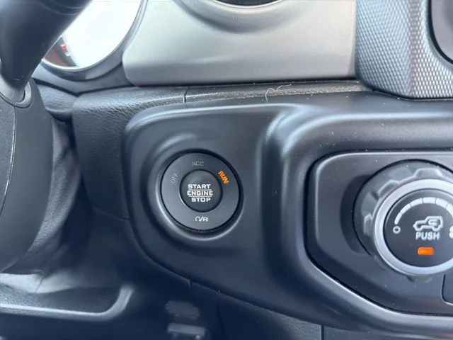Used 2021 Green Jeep Sport image 22