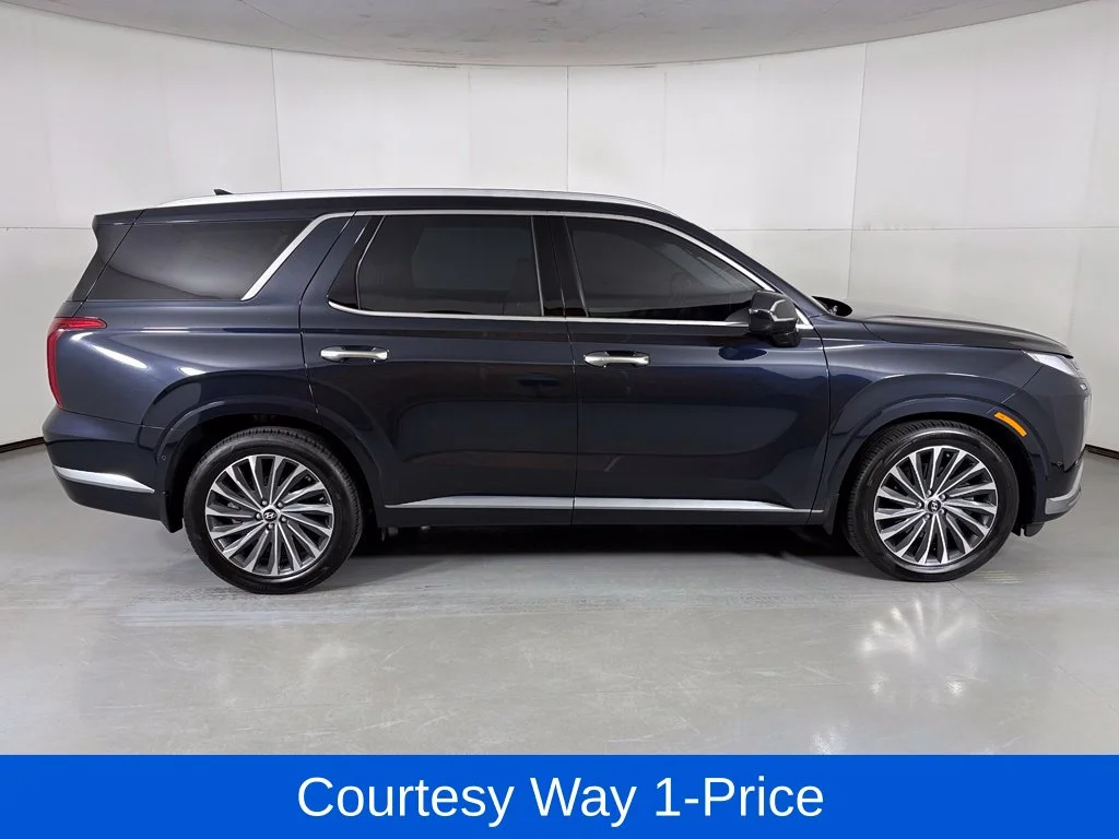Used 2023 White Hyundai Calligraphy image 12