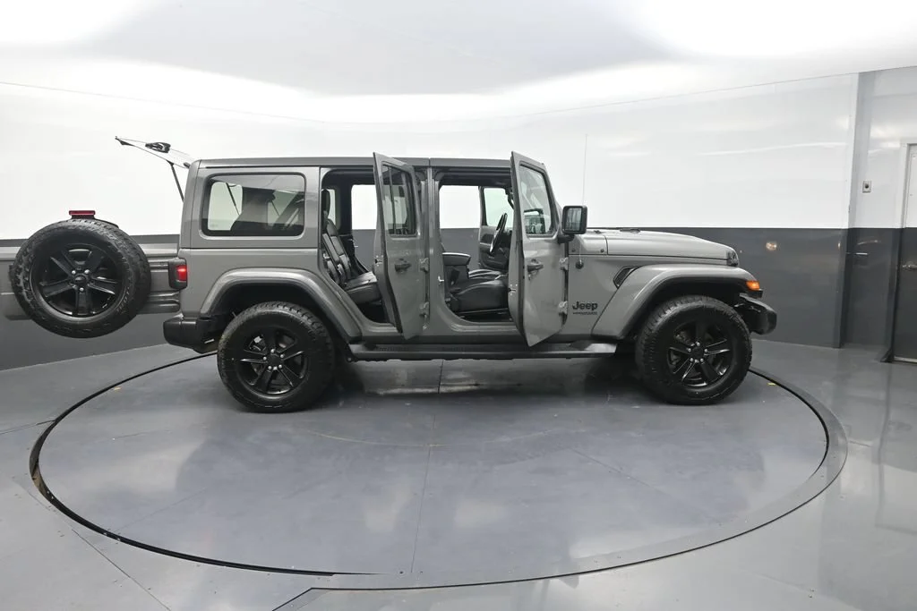 Used 2021 Gray Jeep Unlimited Sahara Altitude image 40