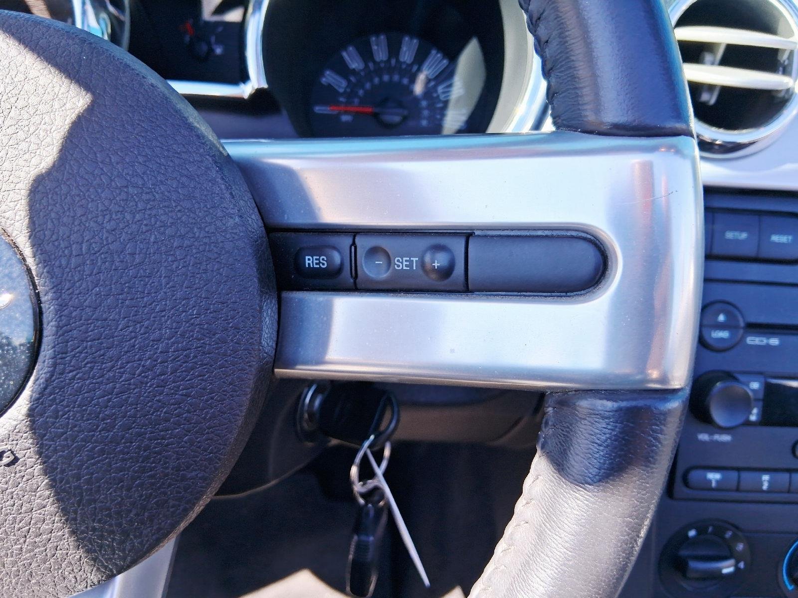 Used 2007  Ford GT Deluxe image 25