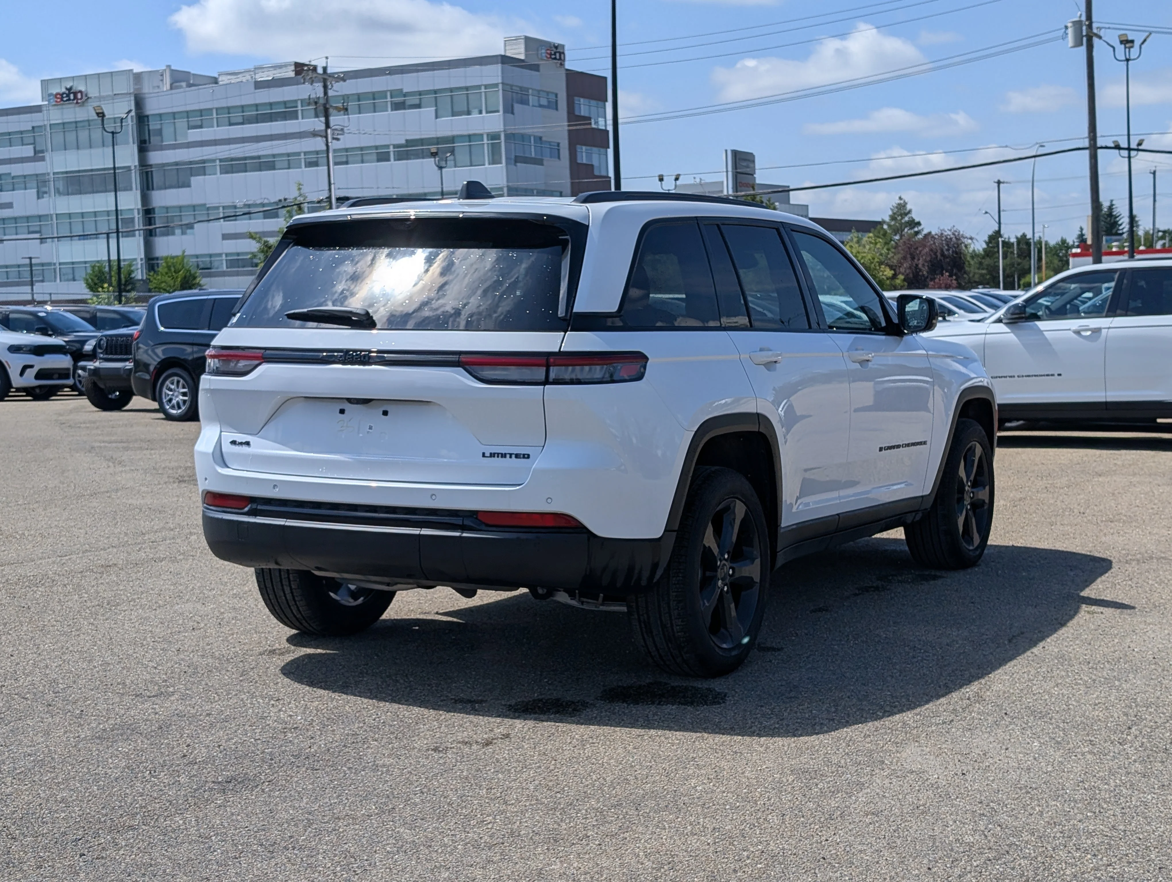 New 2025 Bright White Jeep Limited image 7