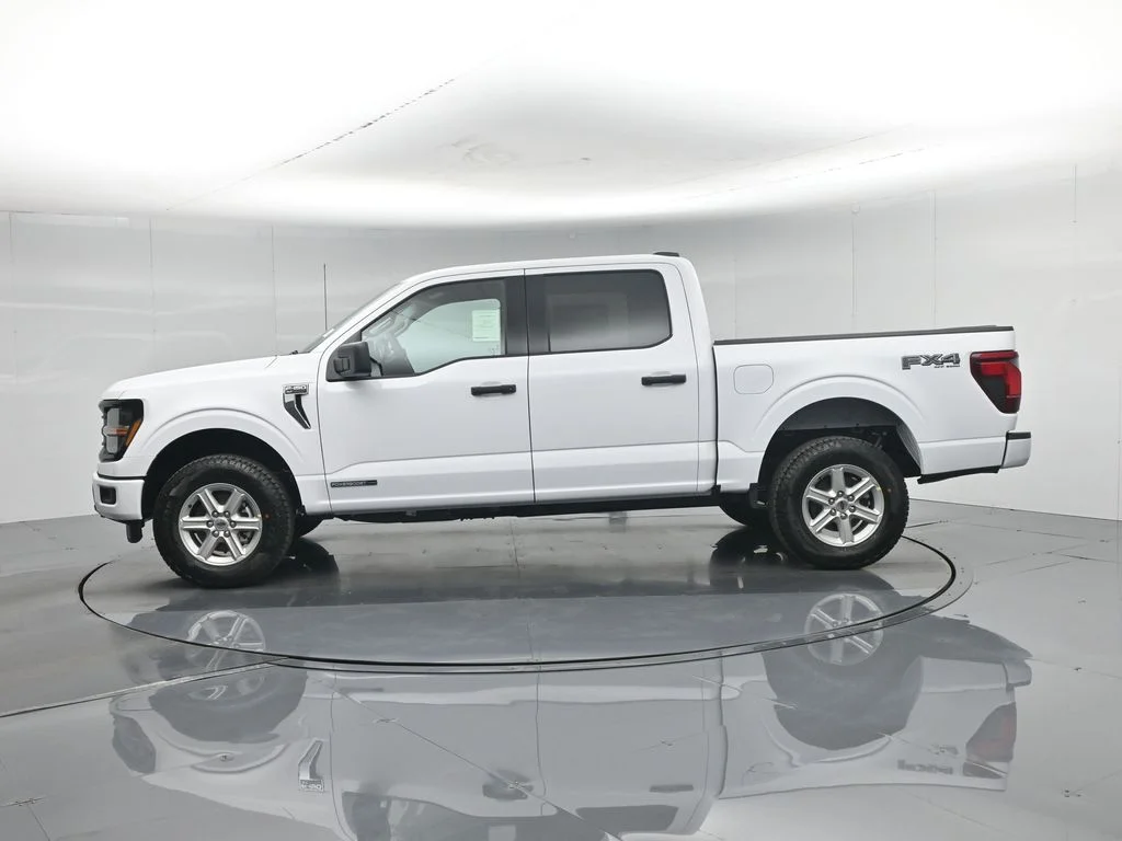 New 2026 Oxford White Ford XLT image 28