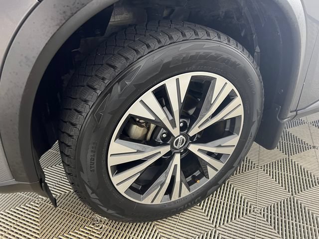 Used 2021 Gray Nissan SV image 24