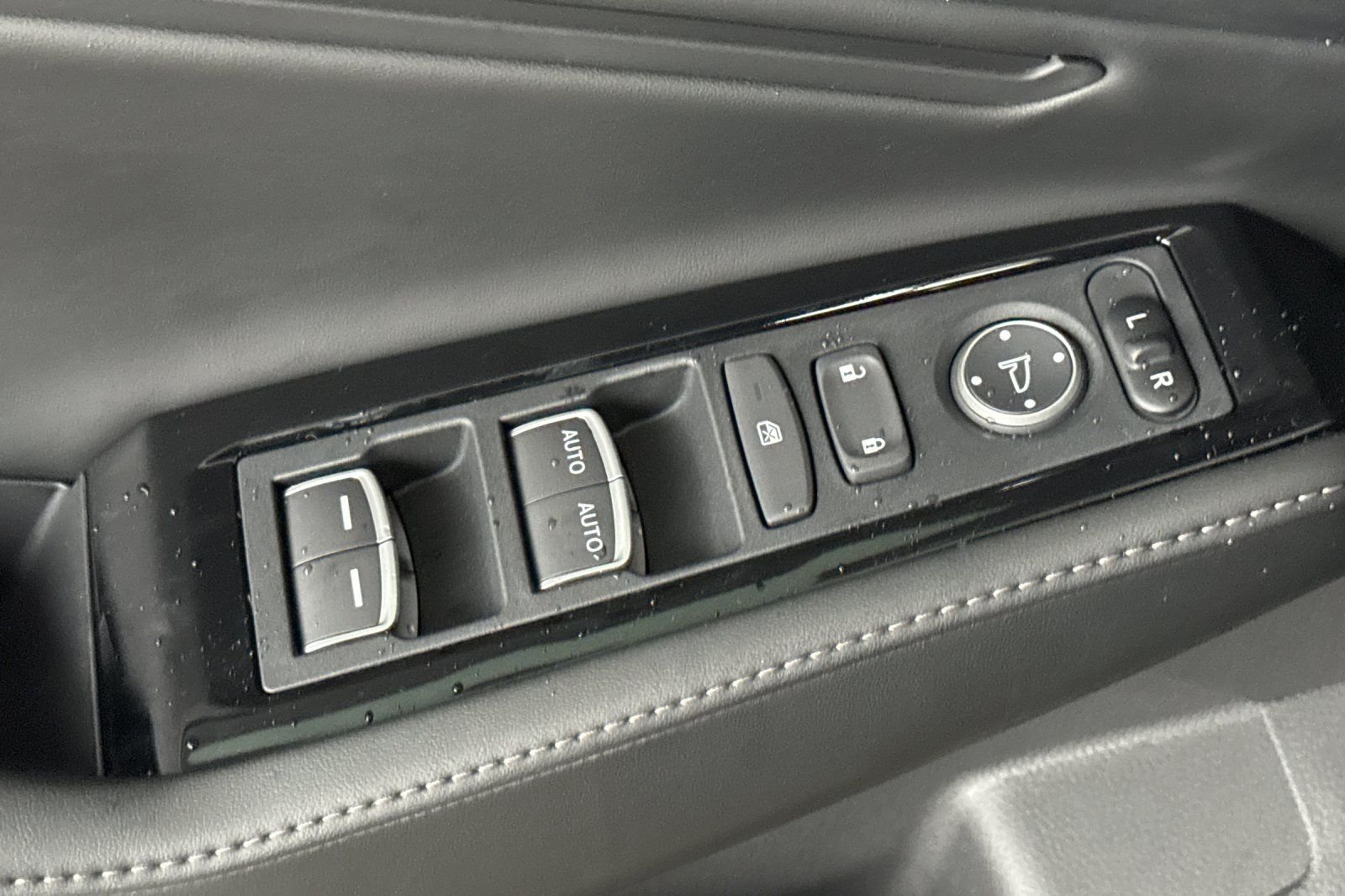 New 2026 Solar Silver Metallic Honda Touring image 12