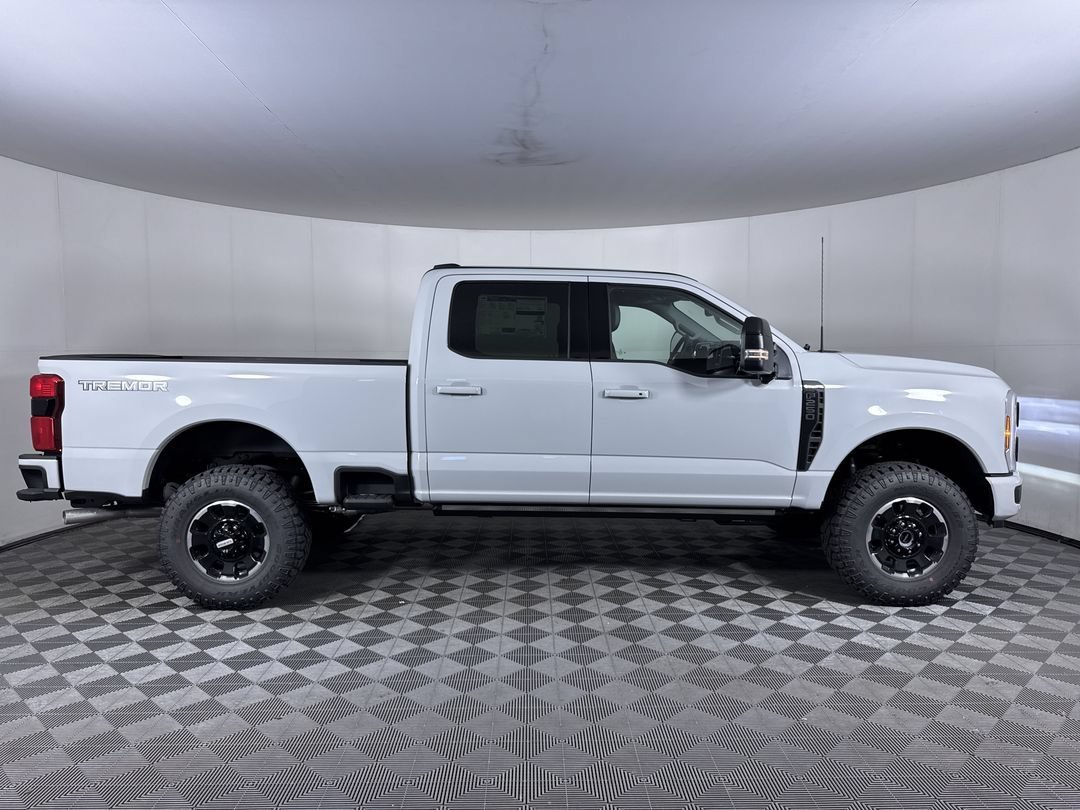 New 2026 Avalanche Ford Lariat image 10