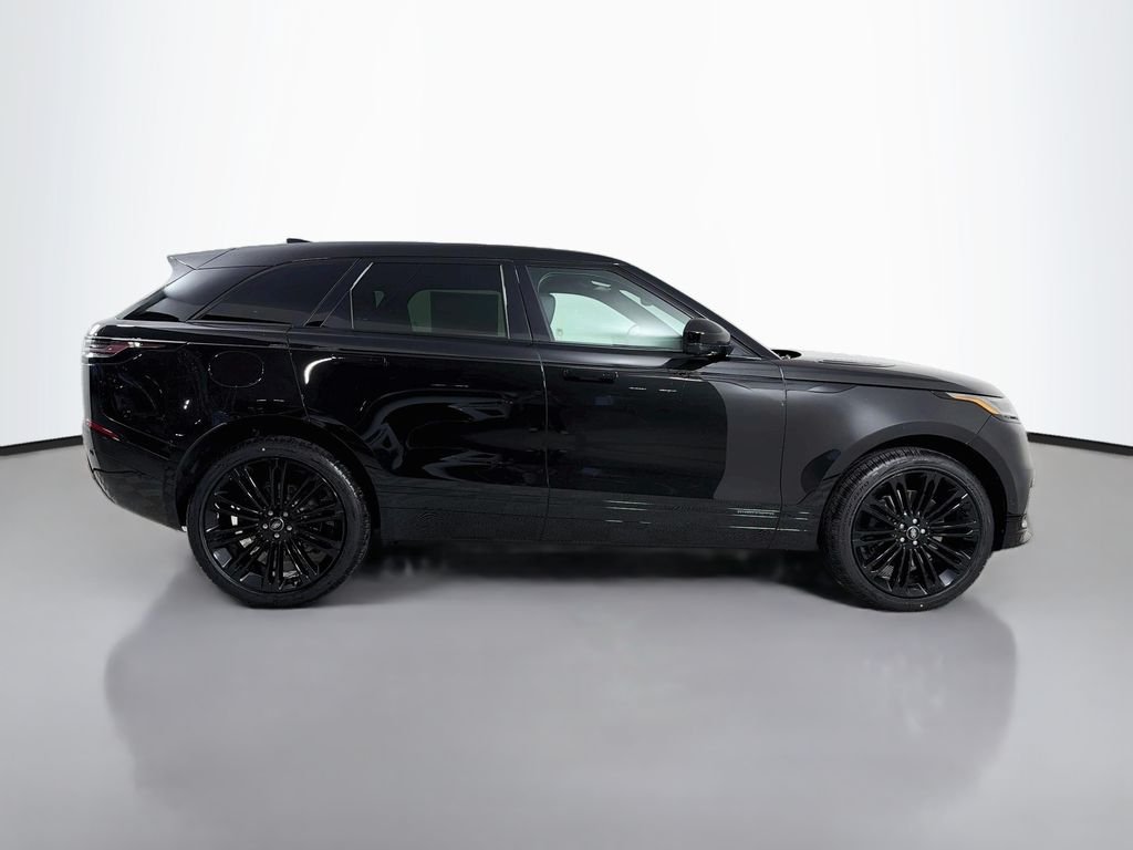 New 2026 Santorini Black Land Rover Belgravia Edition image 4