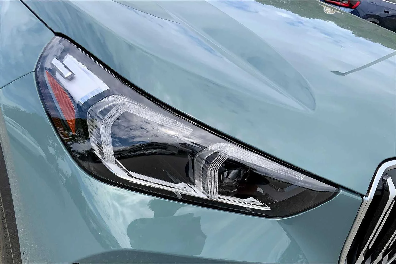 Certified Used 2025 Cape York Green Metallic BMW xDrive28i image 13