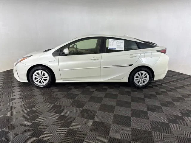 Used 2016  Toyota Two image 10