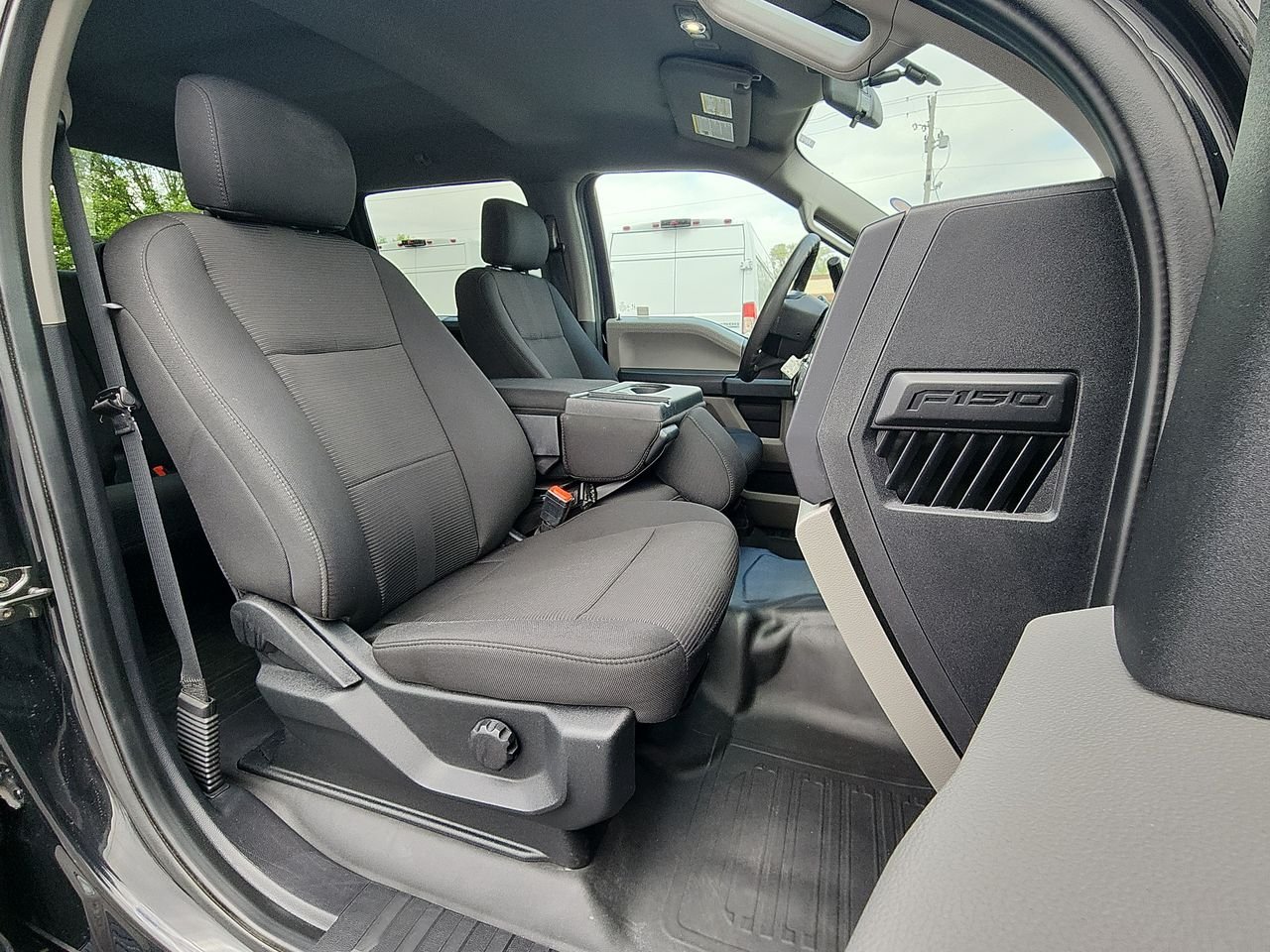 Used 2020 Black Ford XLT image 23