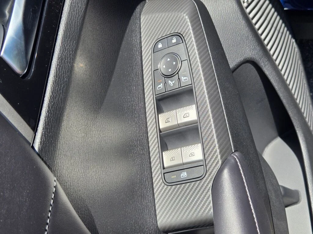 New 2026 Blue Mitsubishi SE image 19