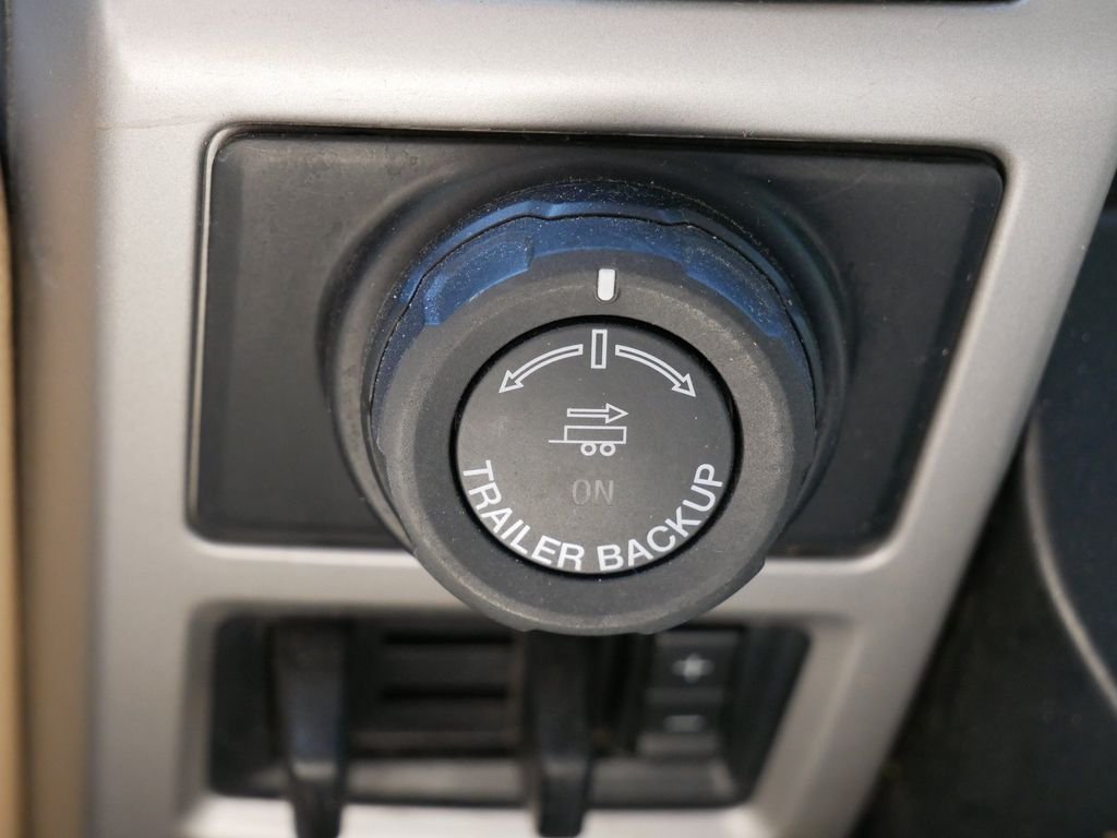 Used 2019 White Ford Lariat image 24