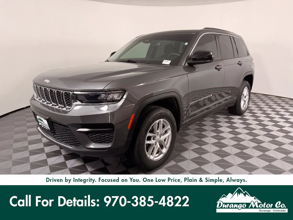 Used 2024 Gray Jeep Laredo X image 1