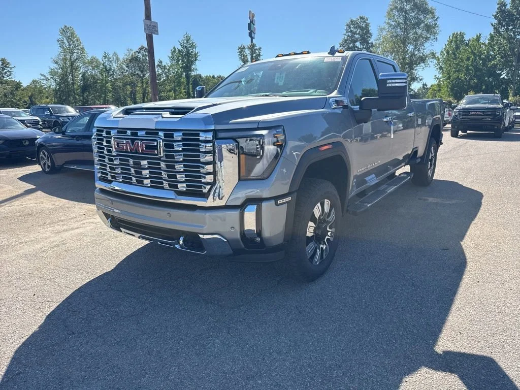 2026 GMC Sierra 4WD Crew Cab Standard Box Denali's photo