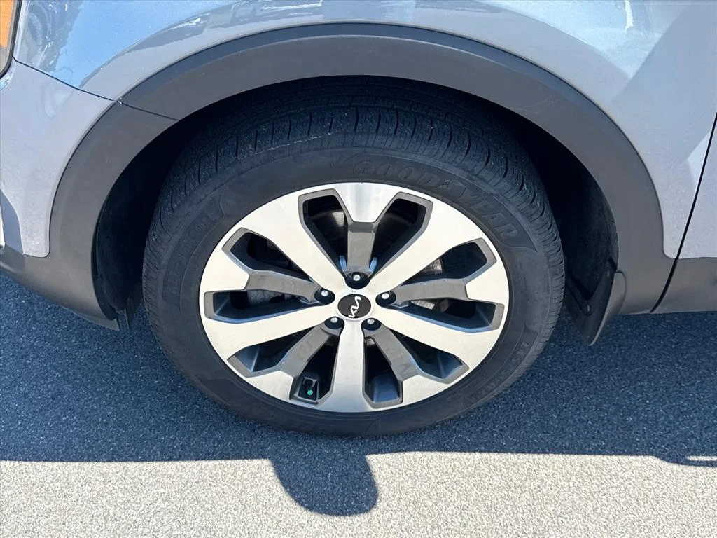2022 Kia Telluride S - Photo 31