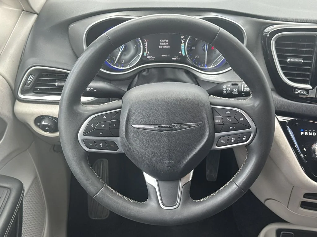 2023 Chrysler Pacifica Touring L - Photo 23