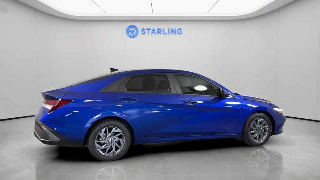 Used 2024 Blue Hyundai SEL image 10