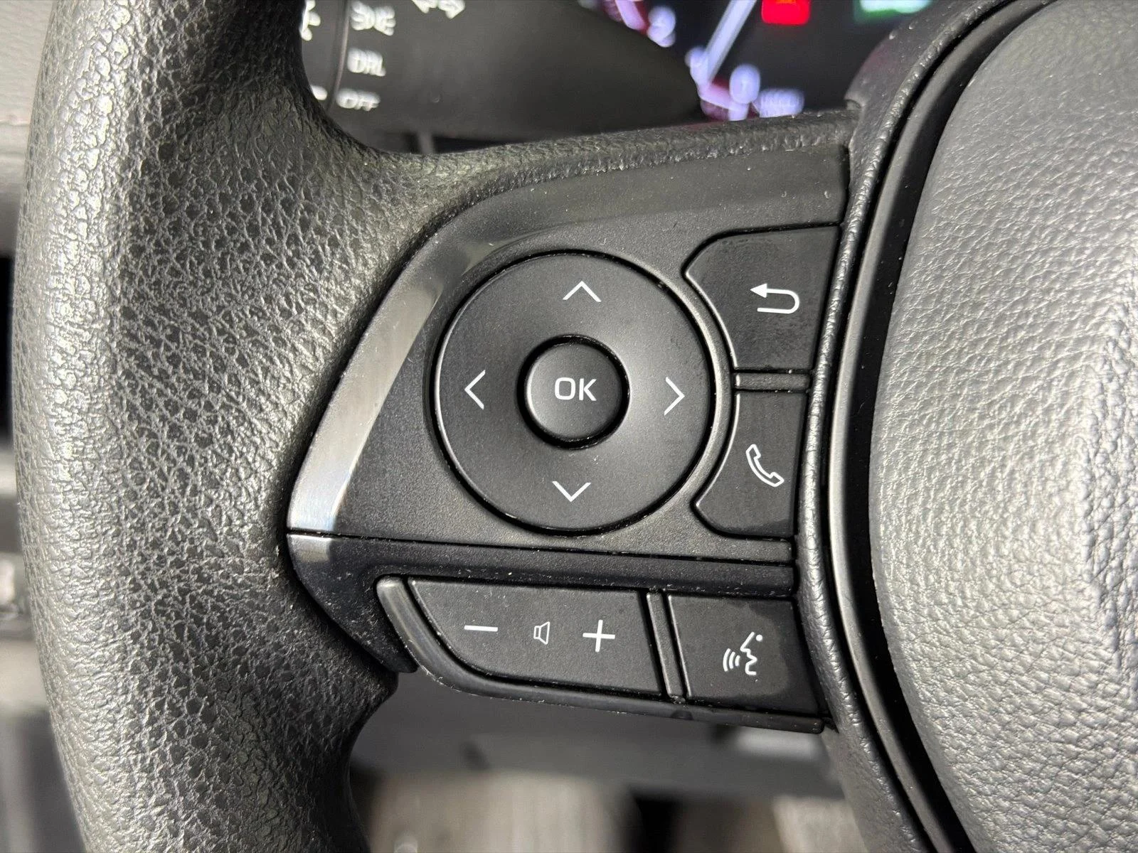 Used 2023 Silver Toyota LE image 24